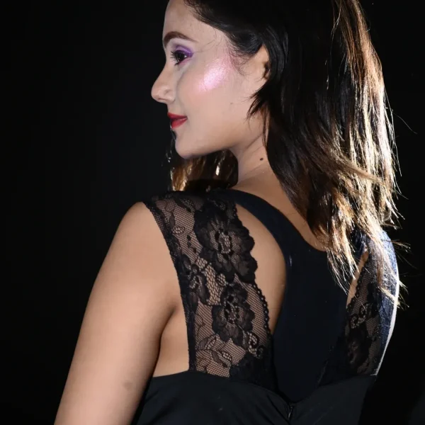 Fashion Shoot Perfection – Frame by CP Wedding & FilmistHar pose mein ek confidence chhupa hota (5)